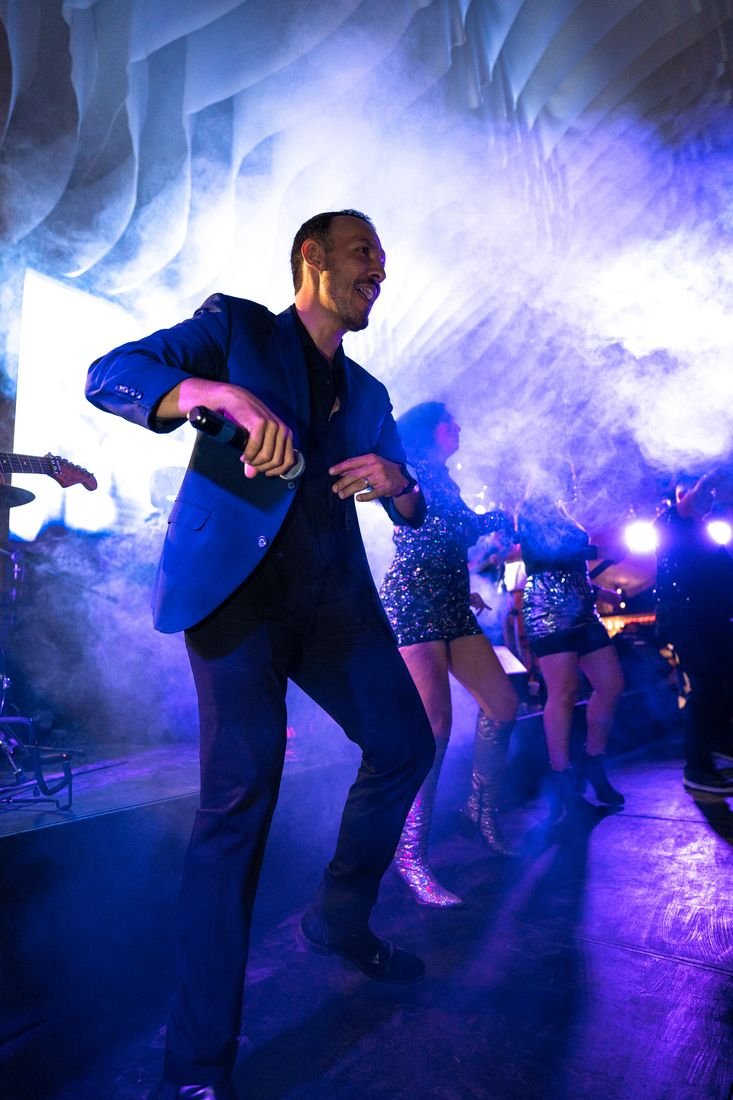 Cantante y banda en vivo, cobertura de eventos