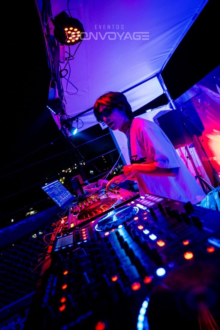 DJ en rooftop, colaboración Eventos BonVoyage