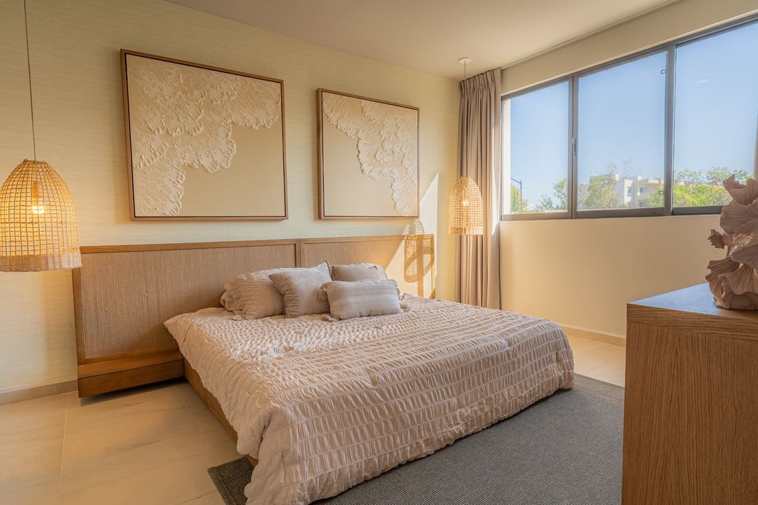 Recámara principal con arte de pared, fotografía HDR