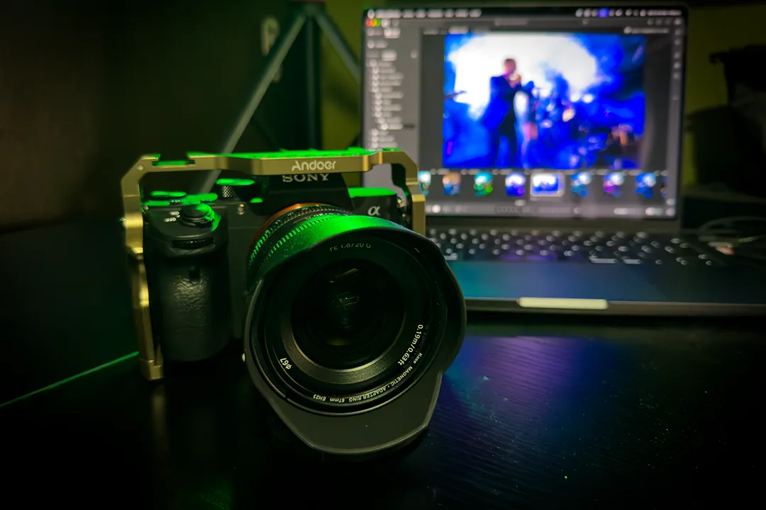 Agencia de filmmaking y contenido creativo. Videos profesionales para marcas y negocios que generan impacto y conversiones. Producción y edición de videos con storytelling y estrategias virales para redes sociales y YouTube. Filmación profesional con equipo de alta calidad para eventos, marcas personales y negocios. Videos optimizados para redes sociales: más vistas, más interacción y más clientes potenciales. Estrategia personalizada en cada video: contenido visual que conecta con tu audiencia y potencia tu marca.